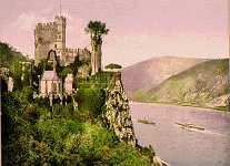 castle.jpg (12149 bytes)
